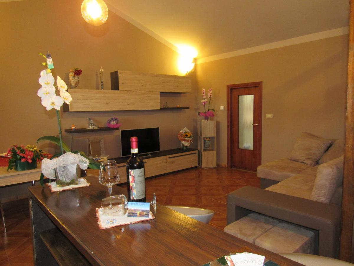 Emilia Apartment Agliano Terme Luaran gambar